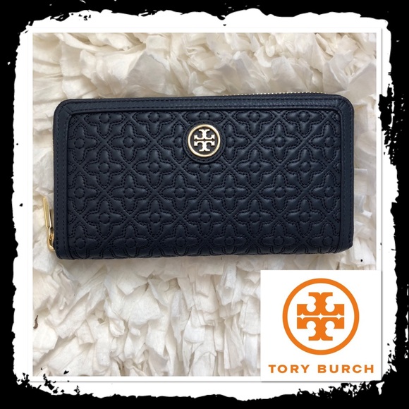 Tory Burch Handbags - NWOT Tory Burch Bryant Quilted Navy Wallet